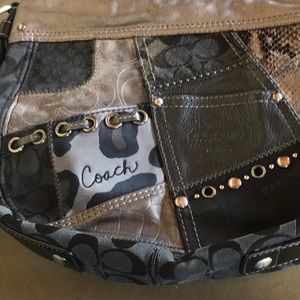 Coach Safari shoulderbag, Black and silver patchwork. Royal purple lining.